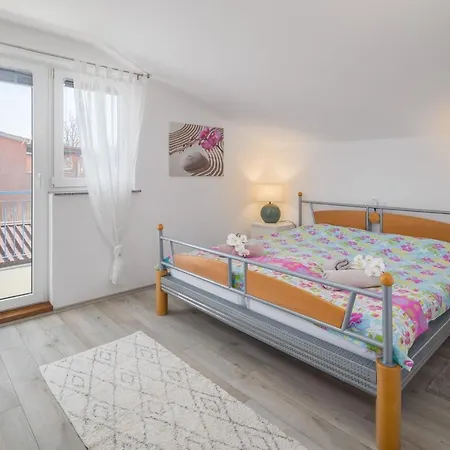 Apartment Mirna In Tar *