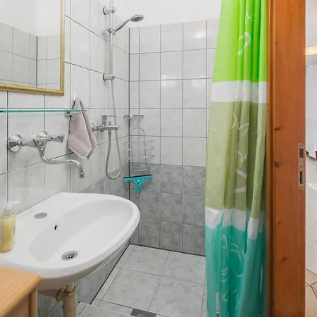 Mirna In Tar Tar-Vabriga